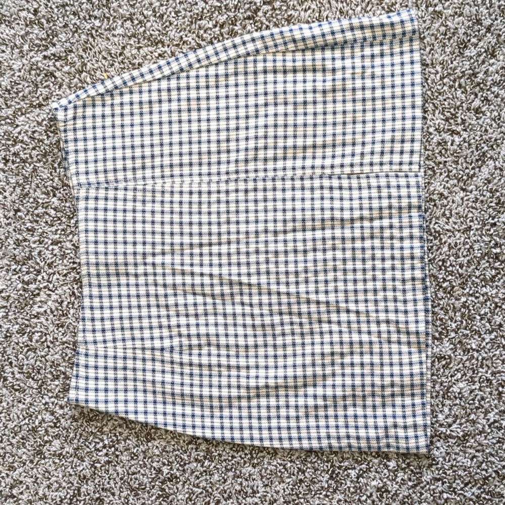 Blue/white mini skirt with a small front slit